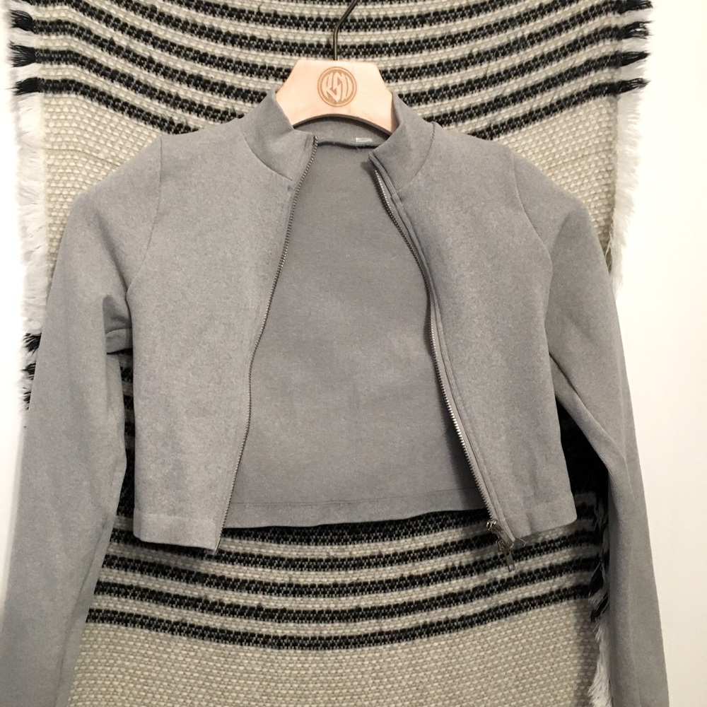 NWOT CROPPED JACKET WITH DUAL ZIPPERS